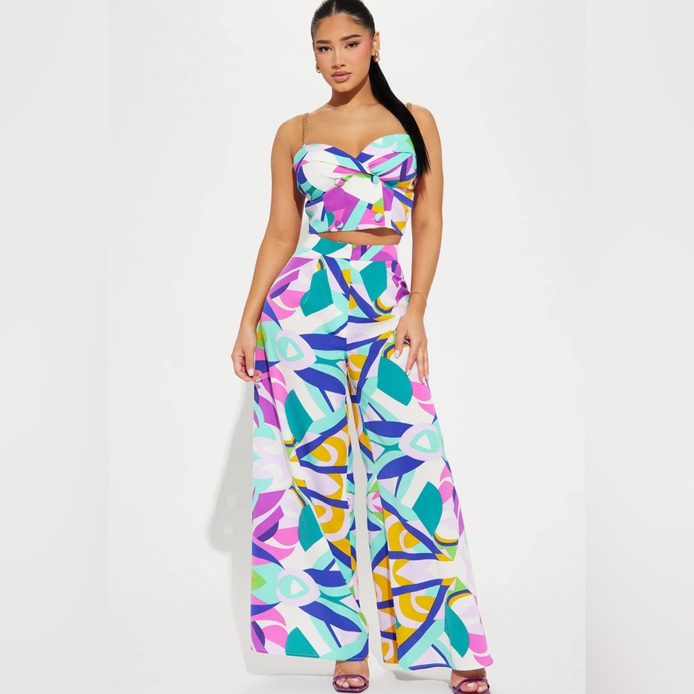 Fashion Nova 2 piece women wide leg pants set crop top button gold chain straps